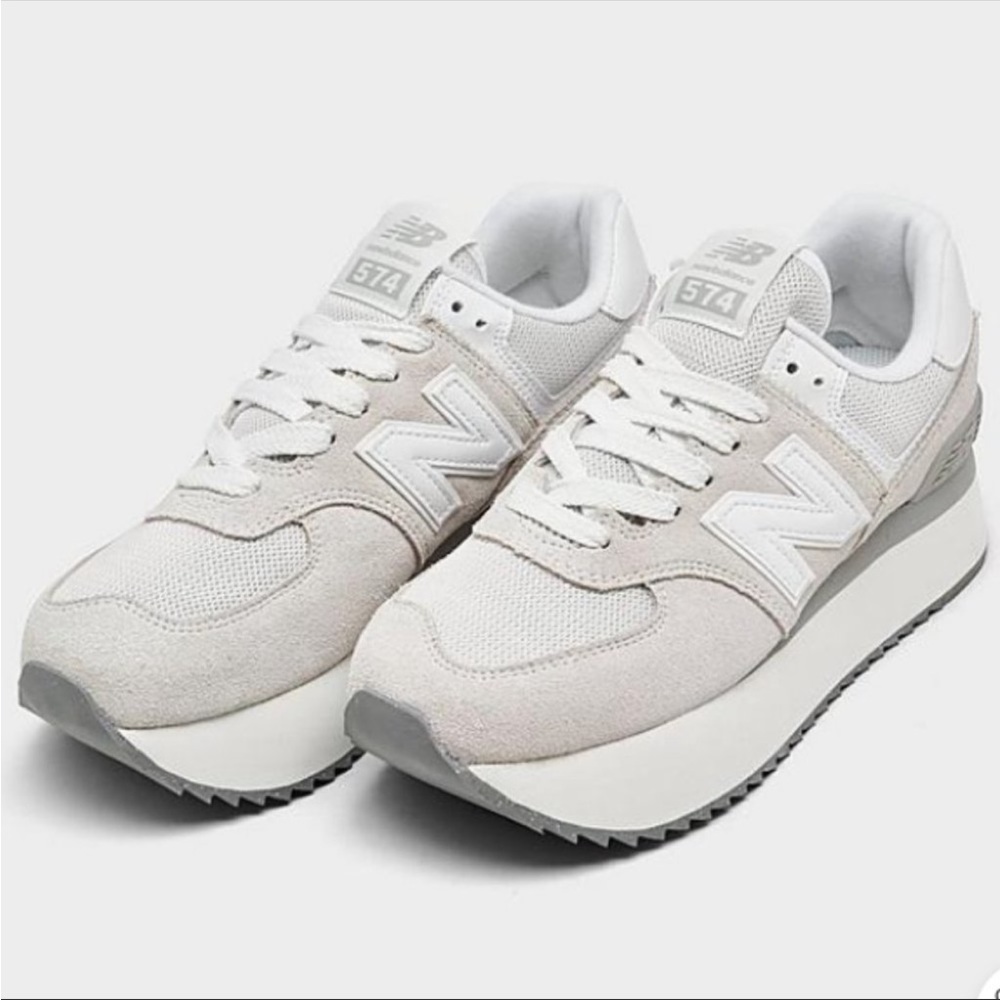 NWOT New Balance 574 Womens Sneakers Shoes suede mesh Cloud Grey White size 12